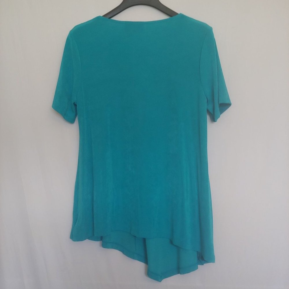 Chicos teal short sleeve a-symmetrical slinky knit top with chain size 1P - Picture 7 of 11